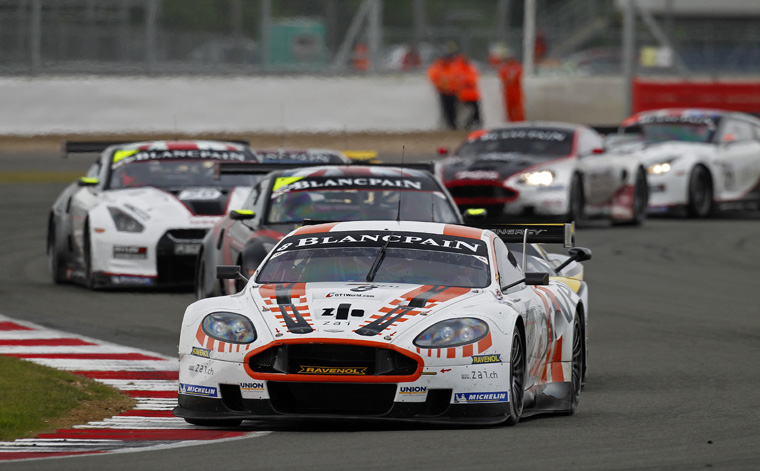 Aston Martin DBR9 Race Race Scene Picture